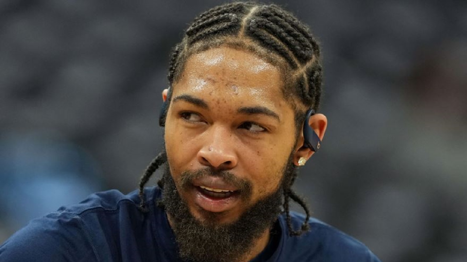 Brandon Ingram looking on