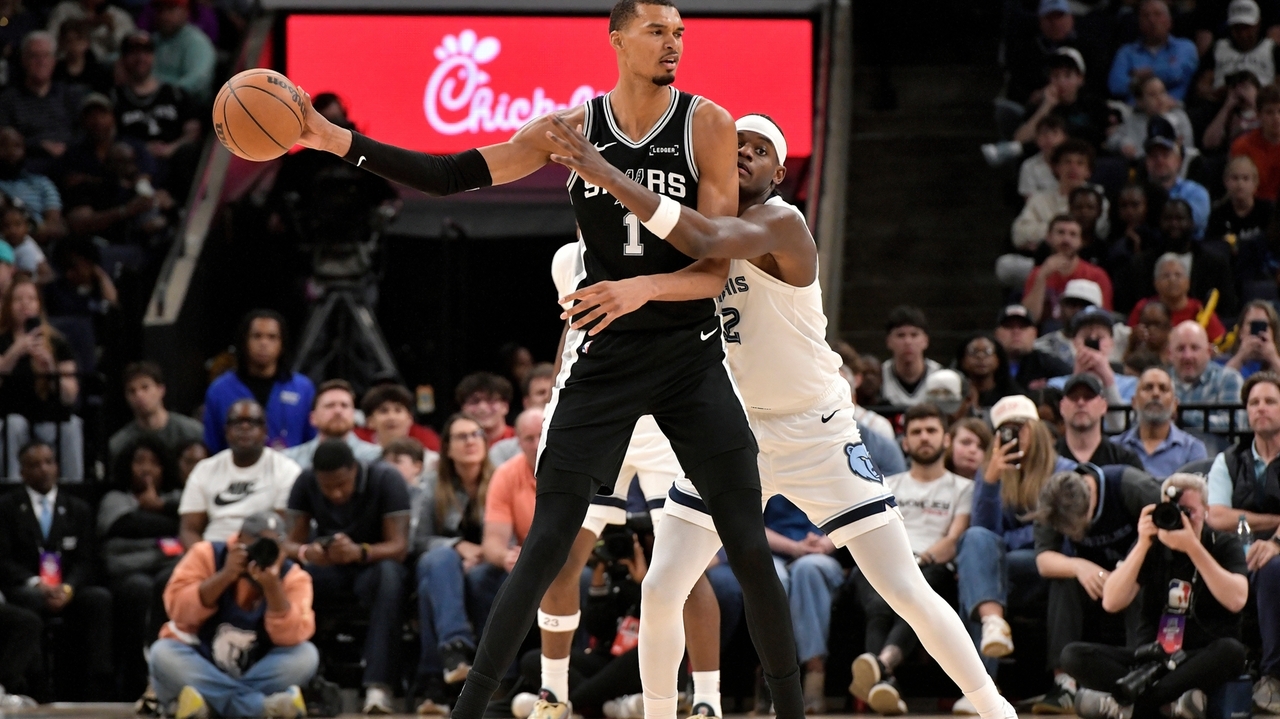Wembanyama dominates inside as Spurs trounce Grizzlies 123-98