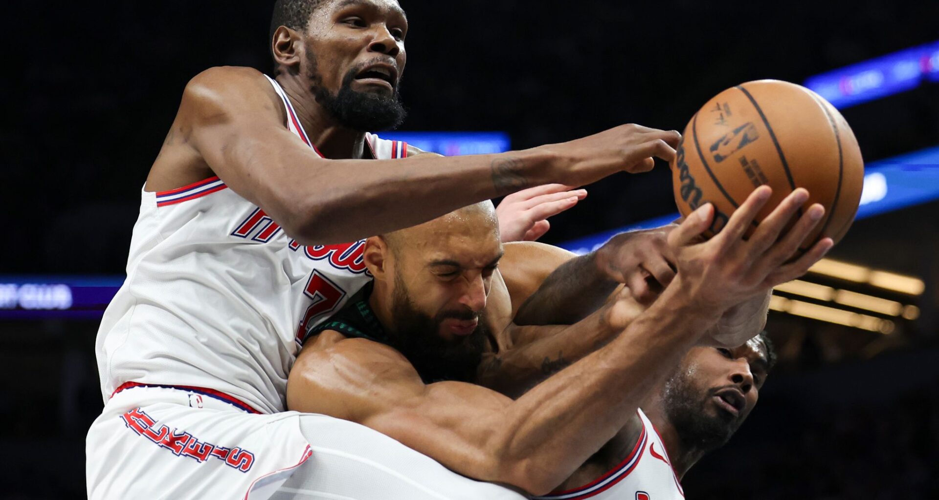 Wolves surge past Rockets in overtime 110-108 on game-closing 15-0 run capped by Randle's winner