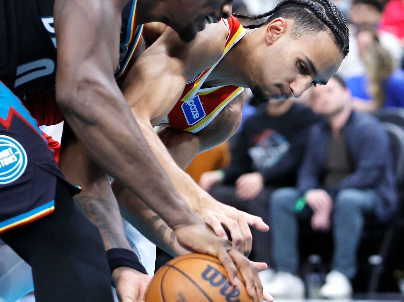 Surging Hawks snap the East-leading Pistons' 4-game winning streak with a 130-129 win in overtime