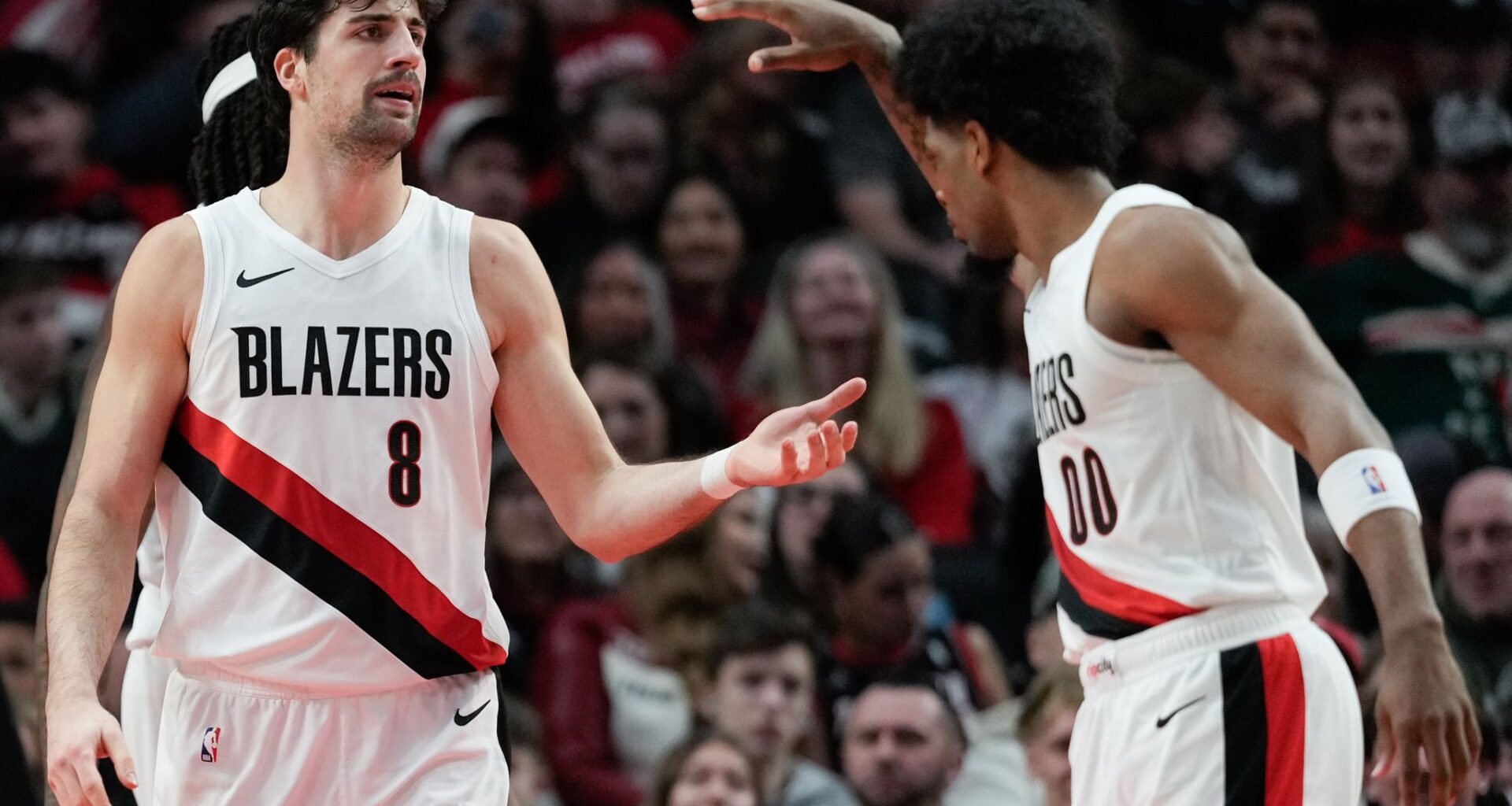 Henderson has 23 and the Trail Blazers rout the fading Bucks 130-99