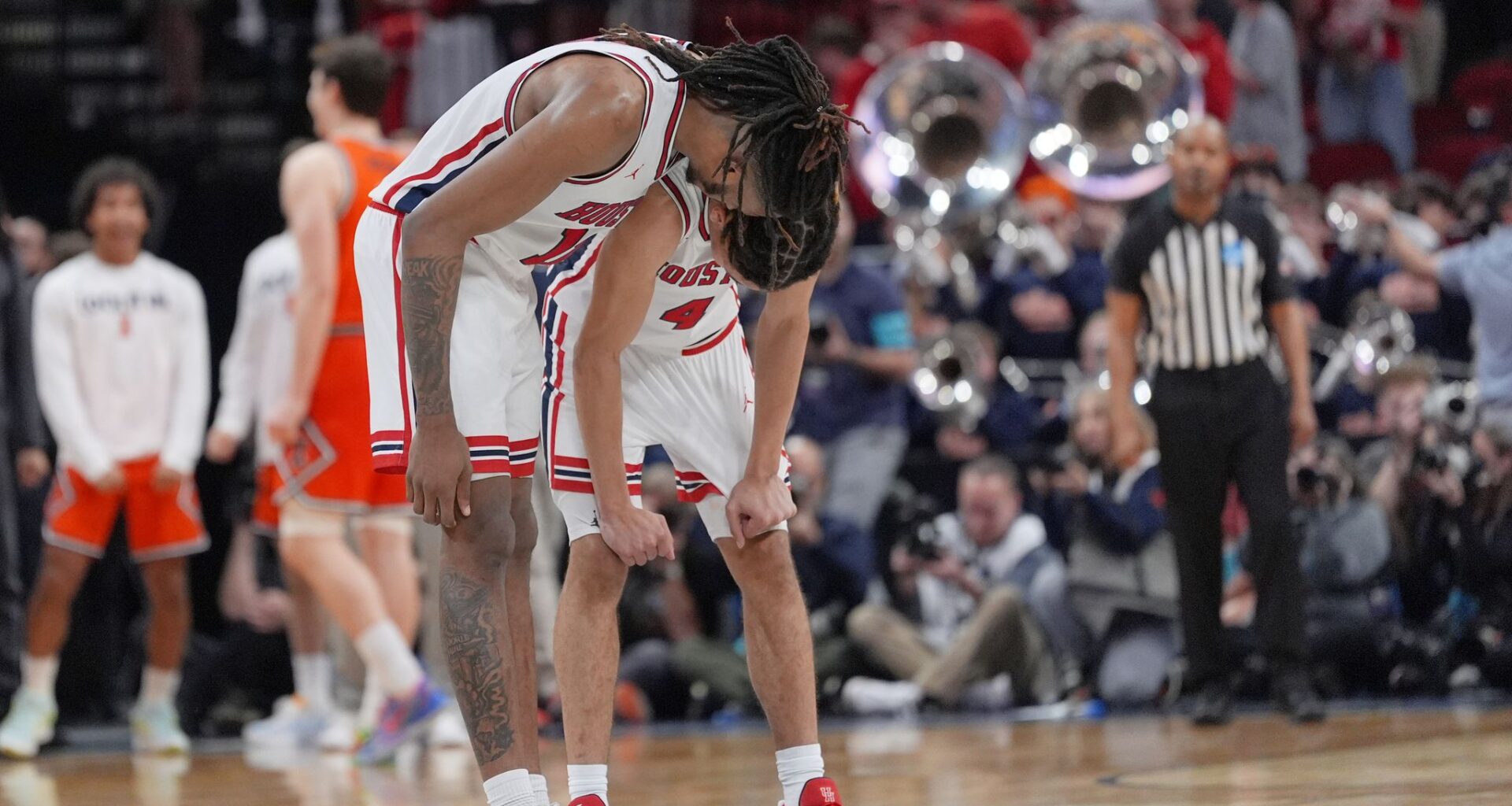 Houston’s season ends in tears after 65-55 loss to Illinois in NCAA Tournament