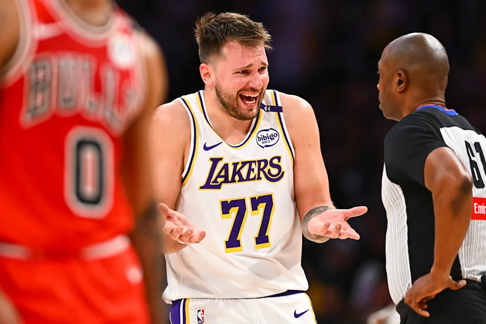 Los Angeles Lakers guard Luka Doncic (77)© Jonathan Hui-Imagn Images
