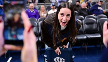 Caitlin Clark fills in as Pacers' photographer vs. Lakers