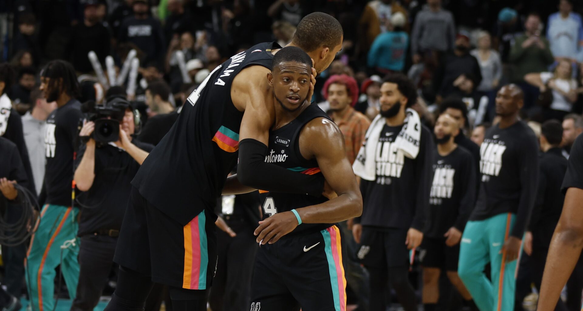 Spurs Announce Starting Lineup And Injury Report vs Bucks After De'Aaron Fox News