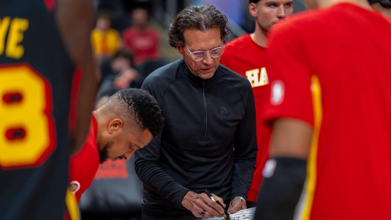 Quin Snyder earns 500th career win as Hawks notch their 15th victory in 17 games