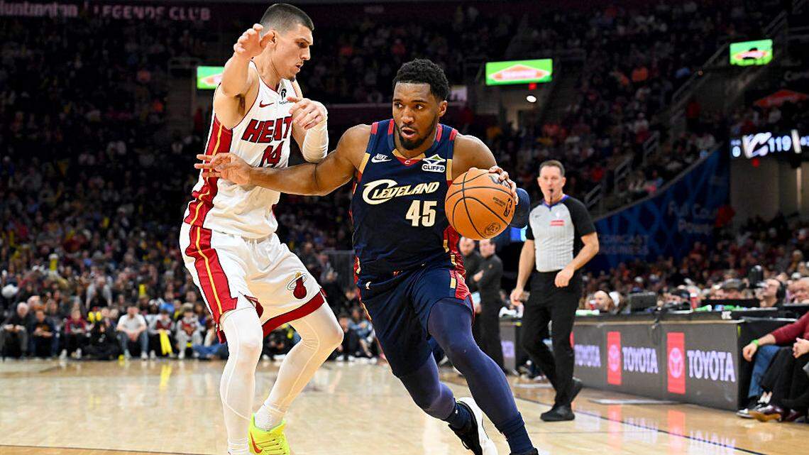 Heat crushed by Cavs to fall deeper into play-in territory