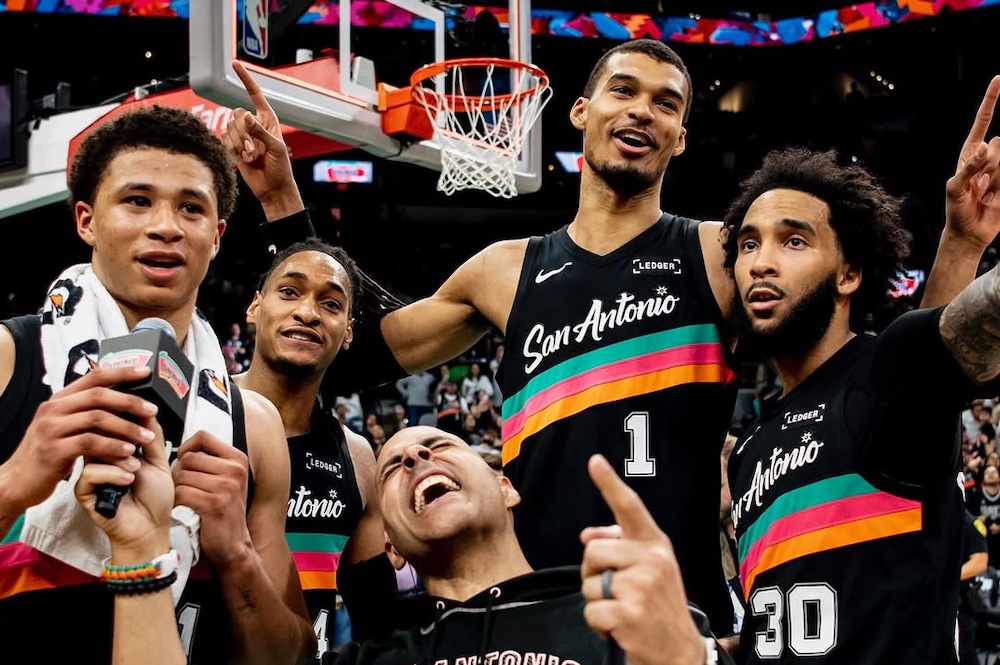 San Antonio Spurs take on Bulls Monday night as team looks to dominate Eastern foes