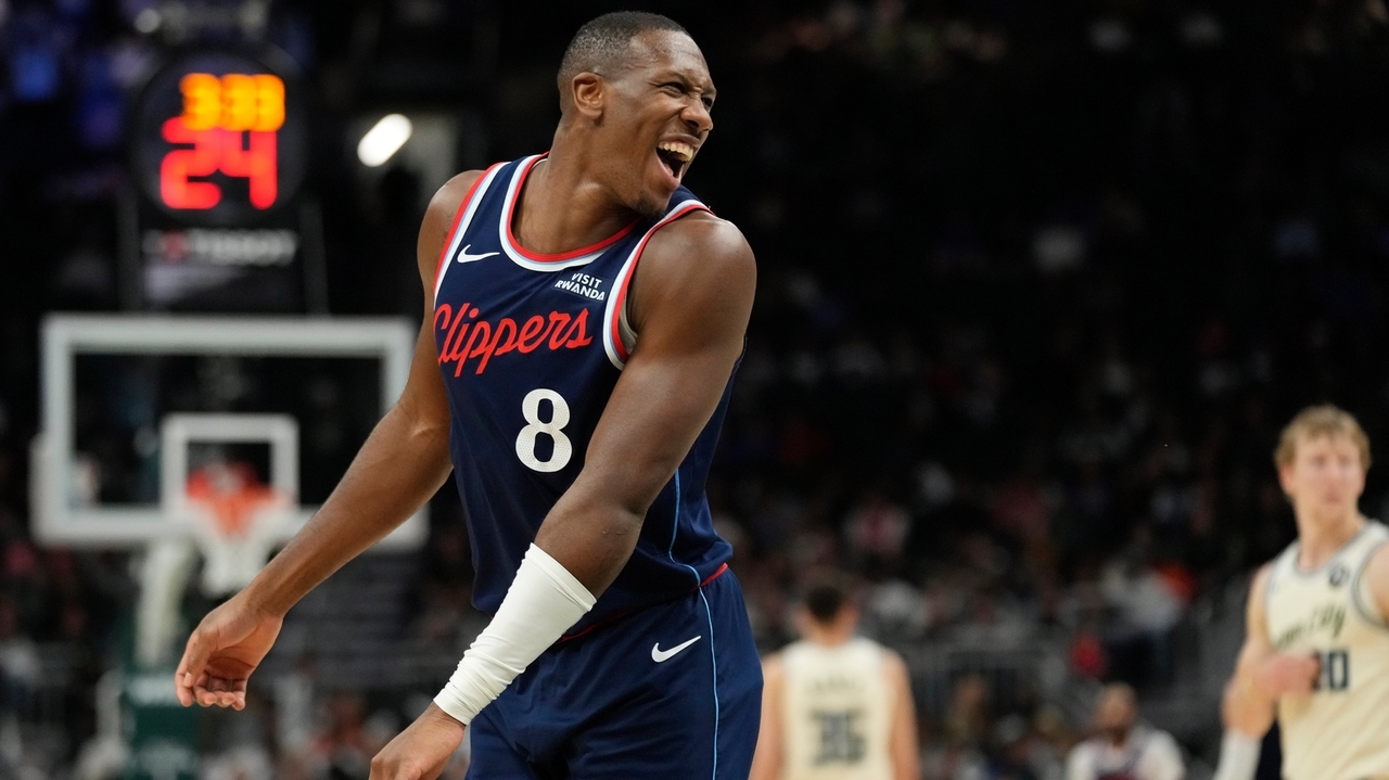 Mathurin scores 28 to pace Clippers past short-handed Bucks 127-113