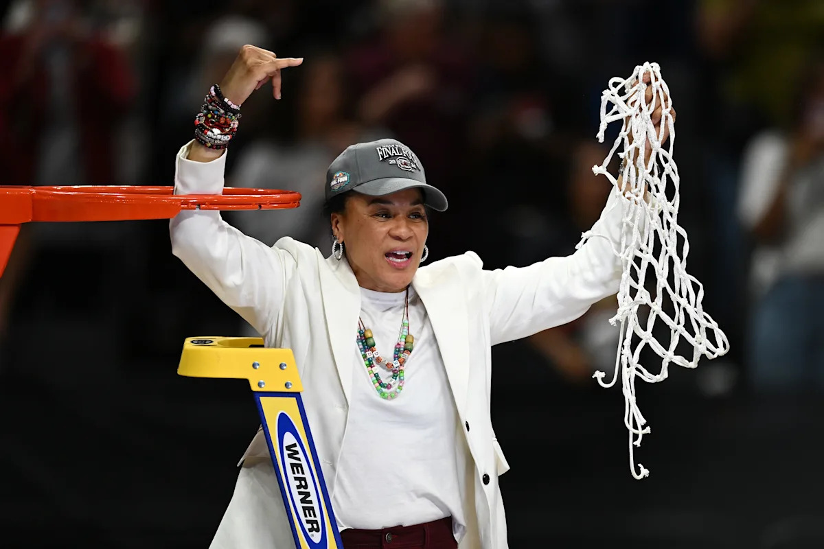Women's March Madness takeaways: South Carolina, Texas dominate to reach Final Four with other No. 1 seeds