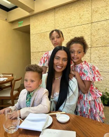 Ayesha Curry and her kidsCredit: Stephen Curry/Instagram