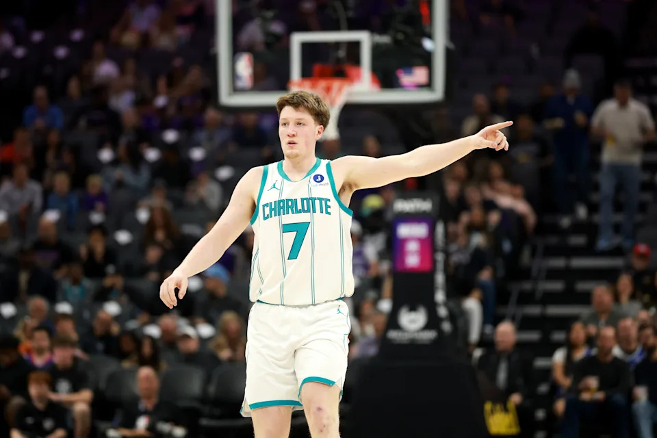 SACRAMENTO, CALIFORNIA – MARCH 11: Kon Knueppel #7 of the Charlotte Hornets points to teammates during their game against the Sacramento Kings at Golden 1 Center on March 11, 2026 in Sacramento, California. NOTE TO USER: User expressly acknowledges and agrees that, by downloading and/or using this photograph, user is consenting to the terms and conditions of the Getty Images License Agreement. (Photo by Ezra Shaw/Getty Images) | Getty Images