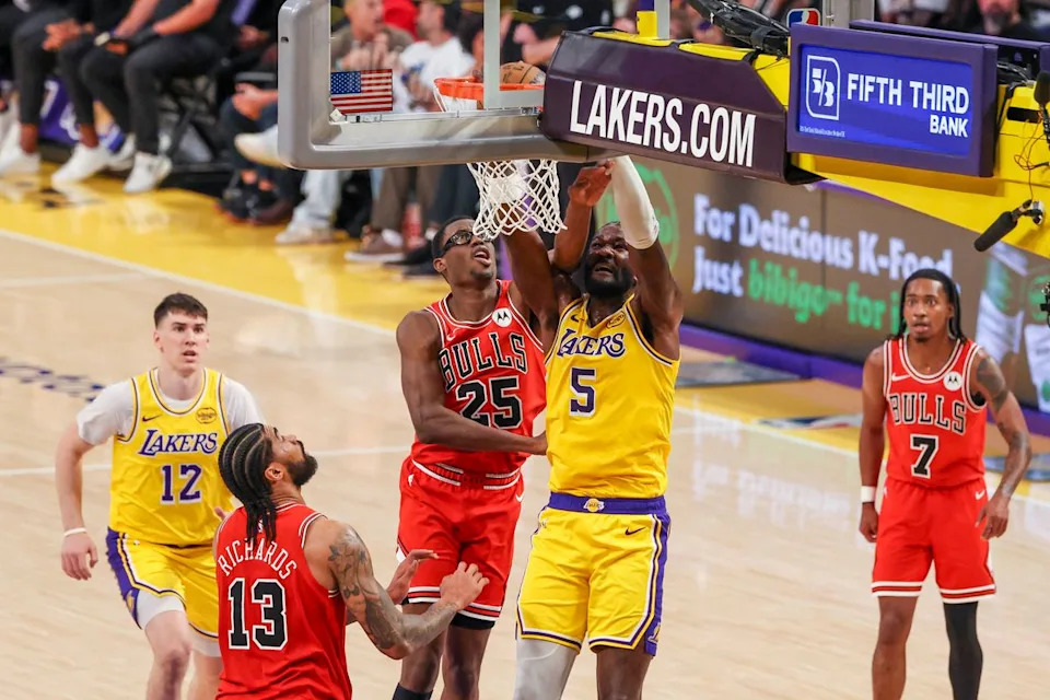 Deandre Ayton #5 of the Los Angeles Lakers dunks the ball during an NBA basketball game against the Chicago Bulls, Thursday March 12, 2026 in Los Angeles, Calif.
