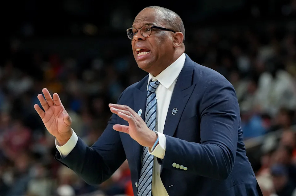 Hubert Davis' days as North Carolina's head coach may be numbered.