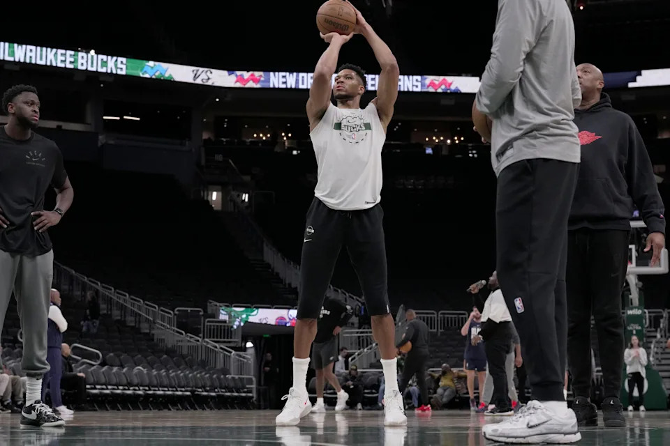Injured Milwaukee Bucks forward Giannis Antetokounmpo practices before his team’s game against the New Orleans Pelicans Wednesday, February 4, 2026 at Fiserv Forum in Milwaukee, Wisconsin.