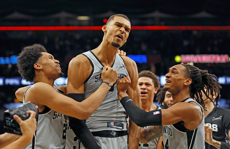 Wembanyama lifts playoff-bound Spurs, Doncic and James fuel Lakers