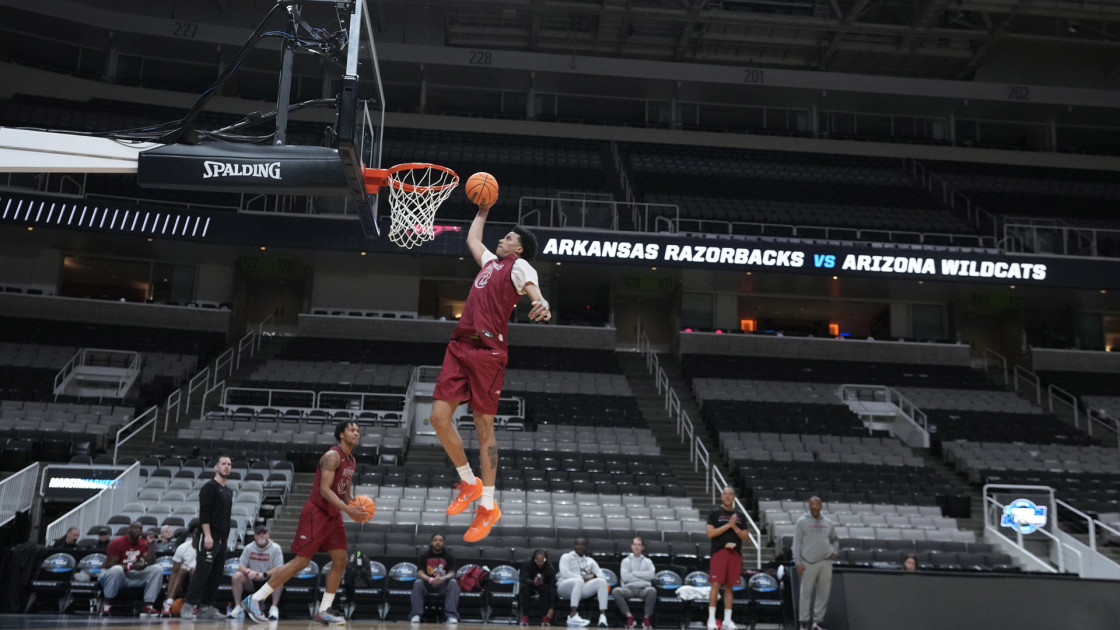 NCAA Sweet 16 Preview: Arkansas vs Arizona