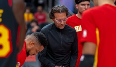 Hawks bounce back, down Kings in 12th-straight win at home