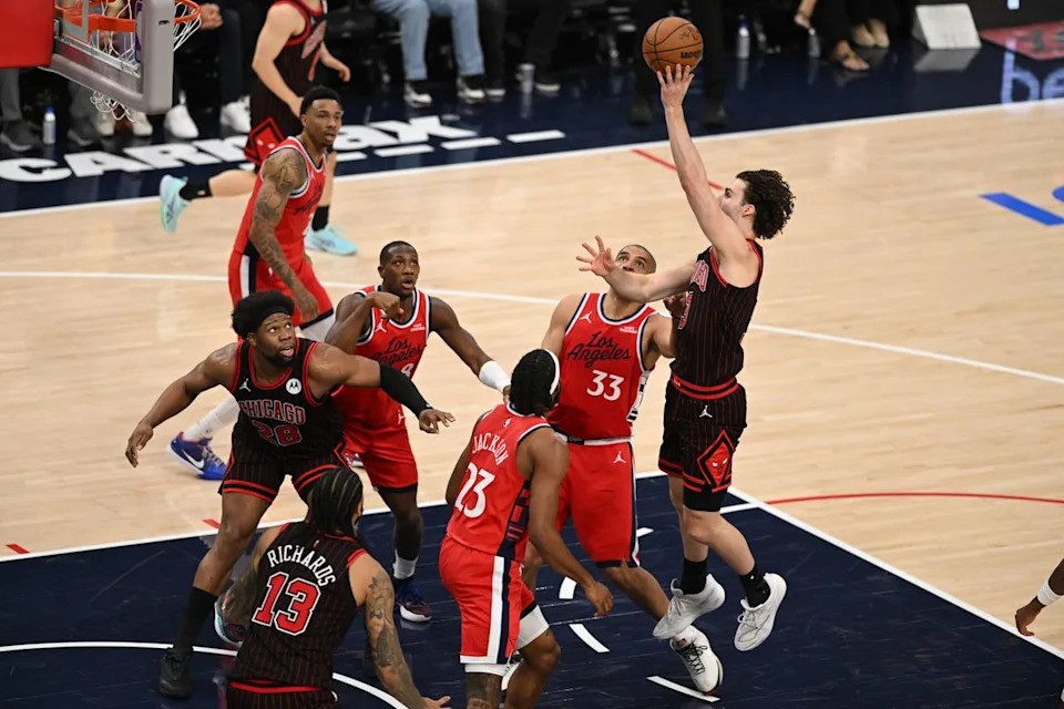 Chicago Bulls guard Josh Giddey (3) takes a floater during a game between the Los Angeles Clippers and the Chicago Bulls on Friday, March 13, 2026 at Intuit Dome in Inglewood Calif