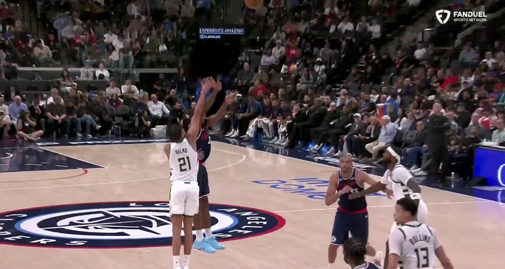 Clippers turn hot shooting into 129-96 rout of Bucks, led by Leonard's 28 points