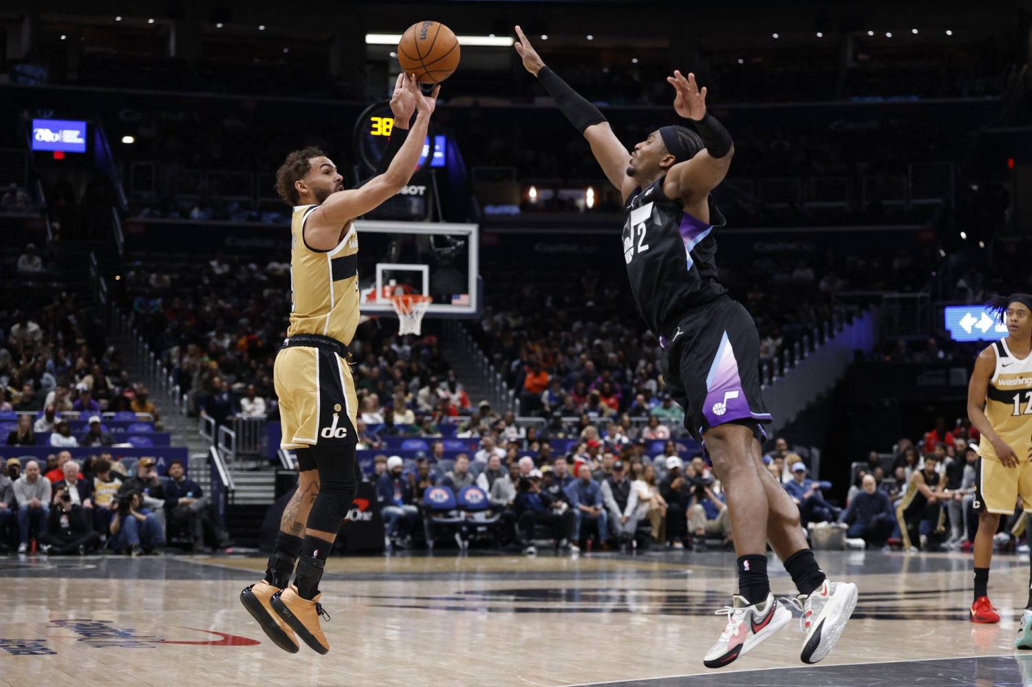 Jazz end 7-game skid to spoil Trae Young's Wizards debut