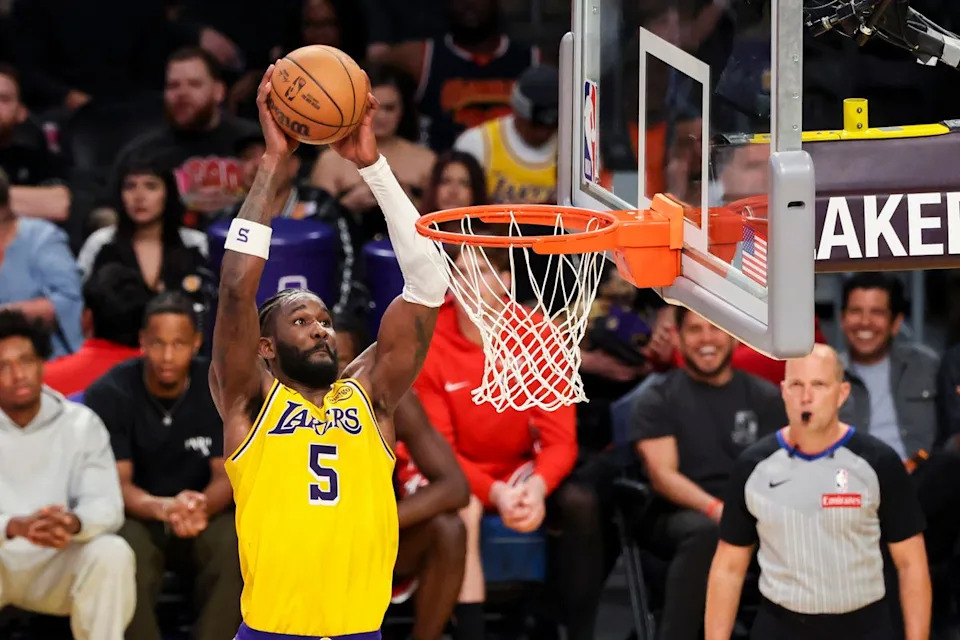 Deandre Ayton #5 of the Los Angeles Lakers dunks the ball during an NBA basketball game against the Chicago Bulls, Thursday March 12, 2026 in Los Angeles, Calif.