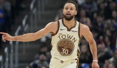 Golden State Warriors' Stephen Curry, still rehabbing knee, out 'little longer'