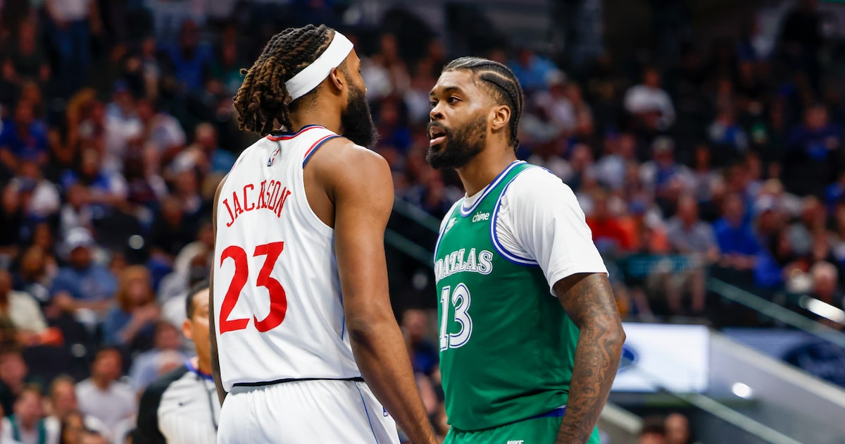 See photos from the Mavericks' game against the Clippers