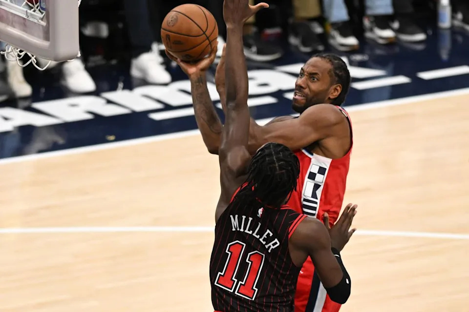 Los Angeles Clippers guard Kawhii Leonard (2) drives to the basket during a game between the Los Angeles Clippers and the Chicago Bulls on Friday, March 13, 2026 at Intuit Dome in Inglewood Calif