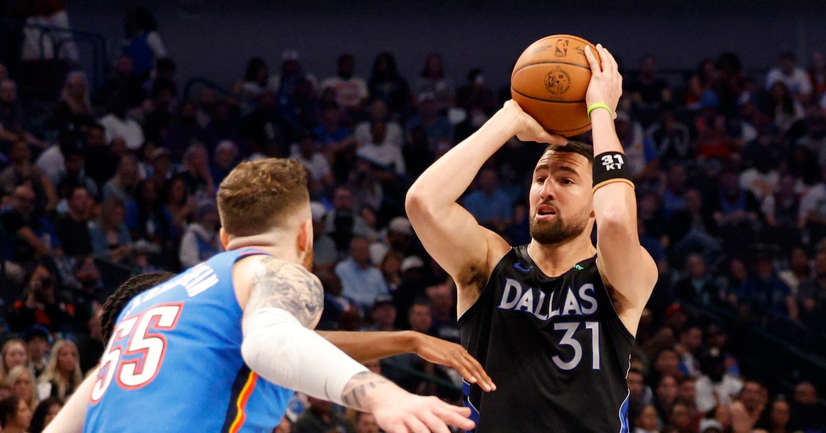 Klay Thompson exits Mavericks-Thunder with adductor injury