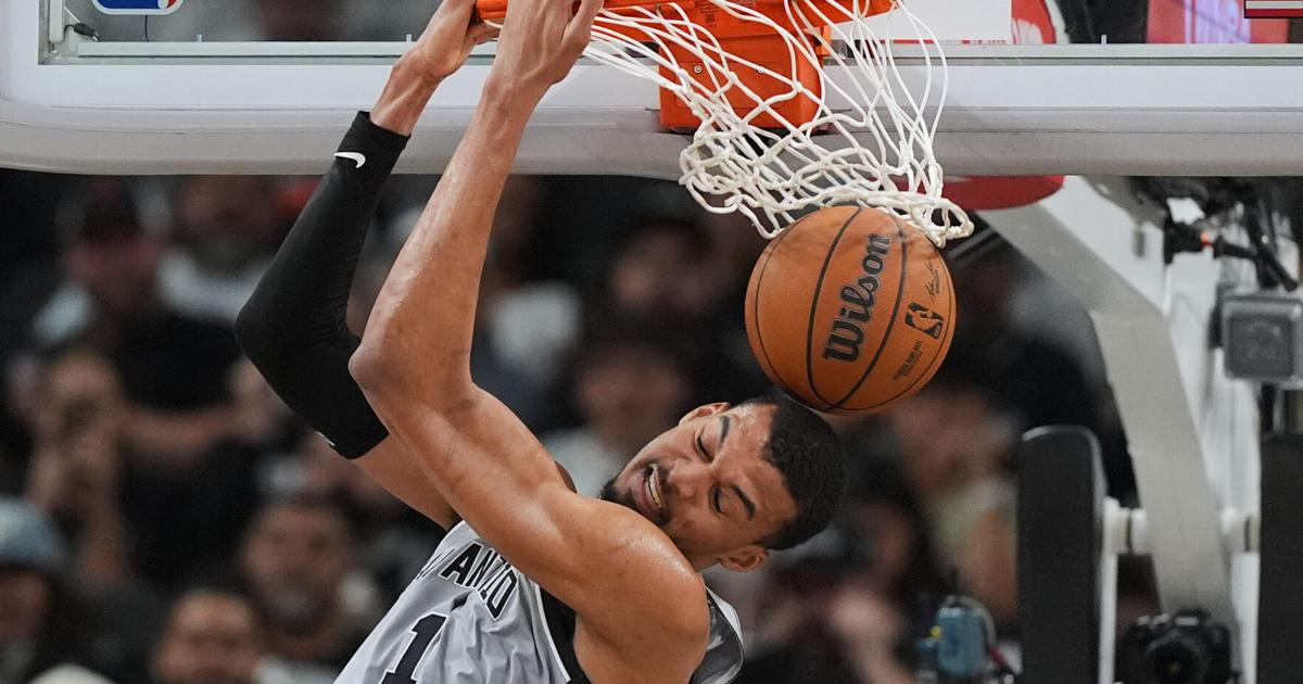 Wembanyama, Fox fuel dominant performance as Spurs beat Rockets for 4th straight victory, 145-120 | National Sports
