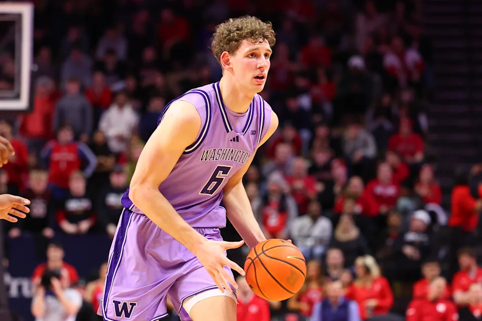 PISCATAWAY, NJ - FEBRUARY 24: Hannes Steinbach #6 of the Washington Huskies controls the ball during the game against the Rutgers Scarlet Knights on February 24, 2026 at Jersey Mikes Arena in Piscataway, New Jersey.  (Photo by Rich Graessle/Icon Sportswire via Getty Images)