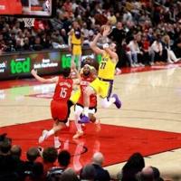 Doncic leads Lakers to sixth straight win, Spurs sink Clippers | Nation