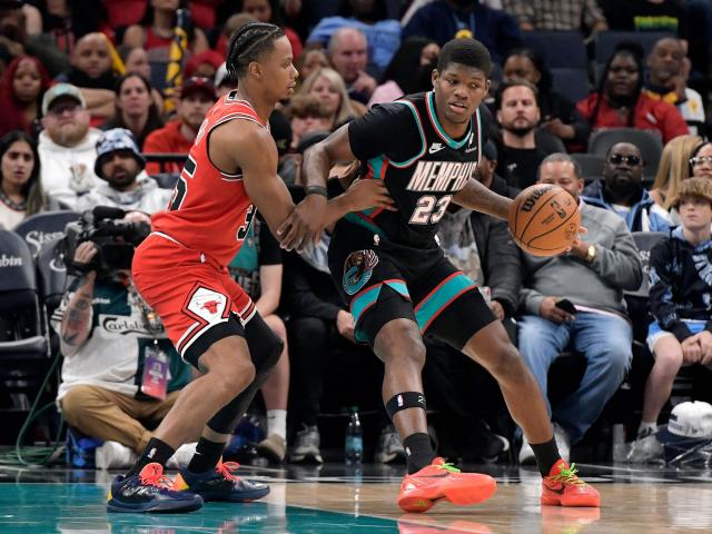 Cedic Coward scores 24 points, including key late free throws, as Grizzlies defeat Bulls 125-124 :: WRALSportsFan.com