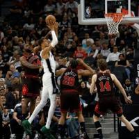 Wembanyama at the double as Spurs beat Bulls | Nation