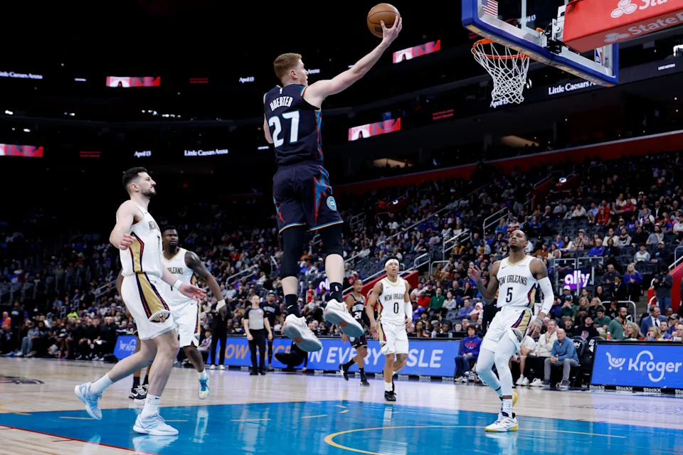 Detroit Pistons guard Kevin Huerter (27) shoots in the second half against the New Orleans Pelicans at Little Caesars Arena in Detroit on Thursday, March 26, 2026.