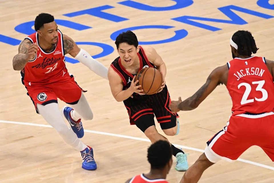 Chicago Bulls guard Yuki Kawamura (8) drives to the basket during a game between the Los Angeles Clippers and the Chicago Bulls on Friday, March 13, 2026 at Intuit Dome in Inglewood Calif