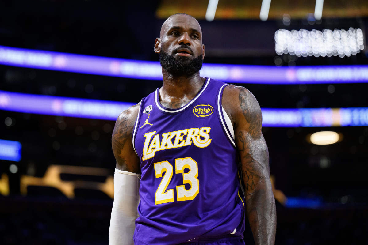 Los Angeles Lakers forward LeBron James (23) during the second half against the Brooklyn Nets. William Liang-Imagn Images