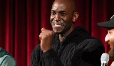 Garnett 20,000th point; Havlicek gets 43; Barksdale passes