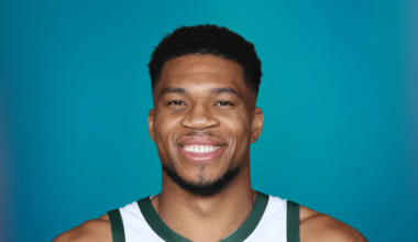 Giannis Antetokounmpo, Bucks are not on the same page