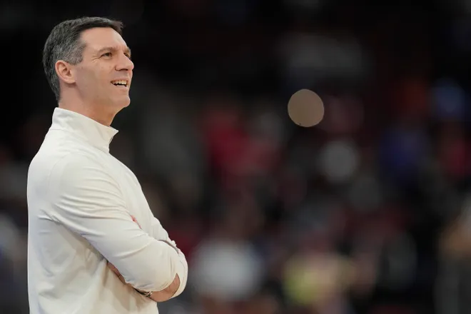 CHICAGO, ILLINOIS - MARCH 03: Head coach Mark Daigneault of the Oklahoma City Thunder looks on during the first quarter against the Chicago Bulls at the United Center on March 03, 2026 in Chicago, Illinois. NOTE TO USER: User expressly acknowledges and agrees that, by downloading and or using this photograph, User is consenting to the terms and conditions of the Getty Images License Agreement. (Photo by Patrick McDermott/Getty Images)