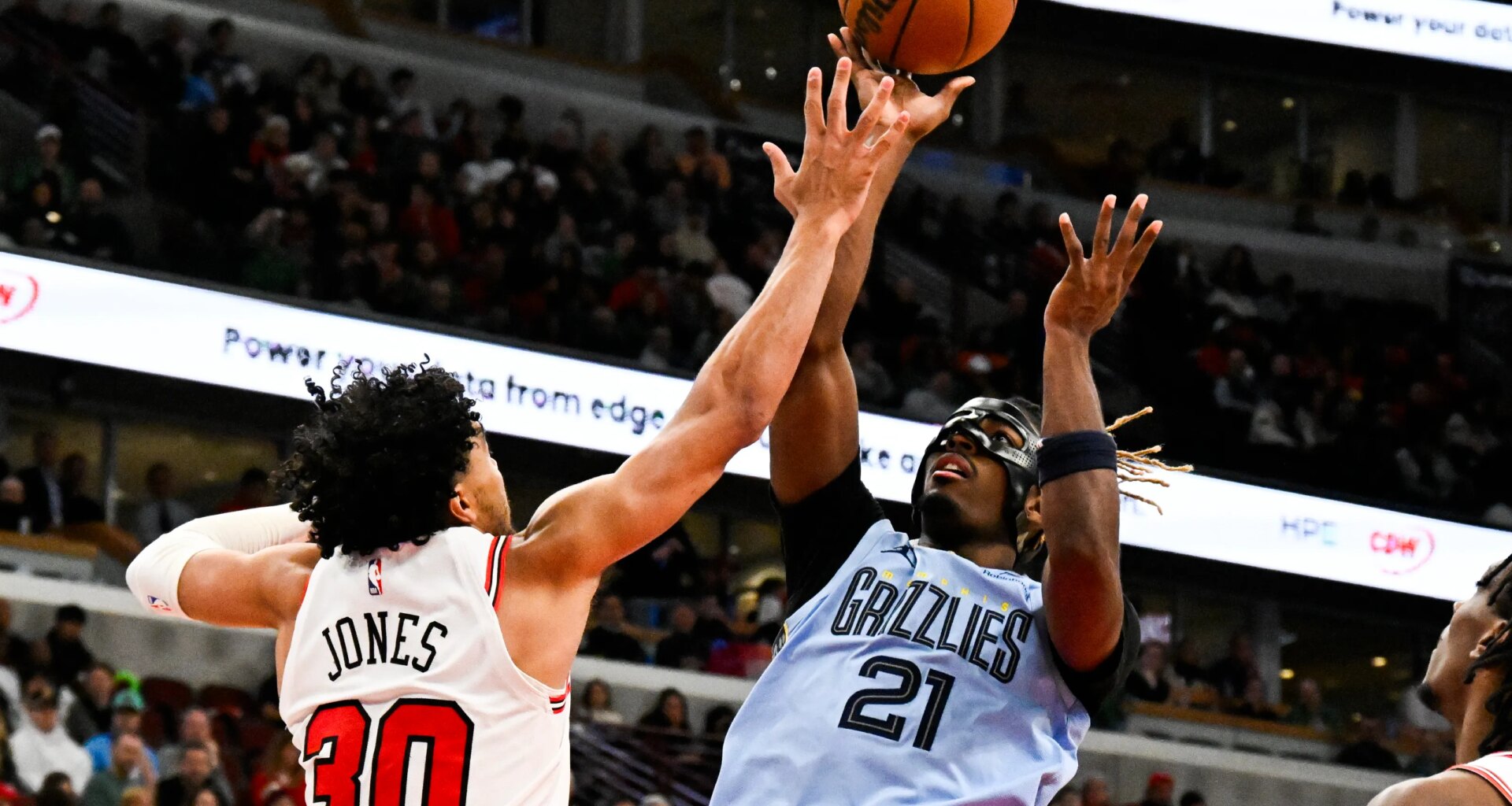 Former Vol Jahmai Mashack plays 26 minutes for Memphis at Bulls