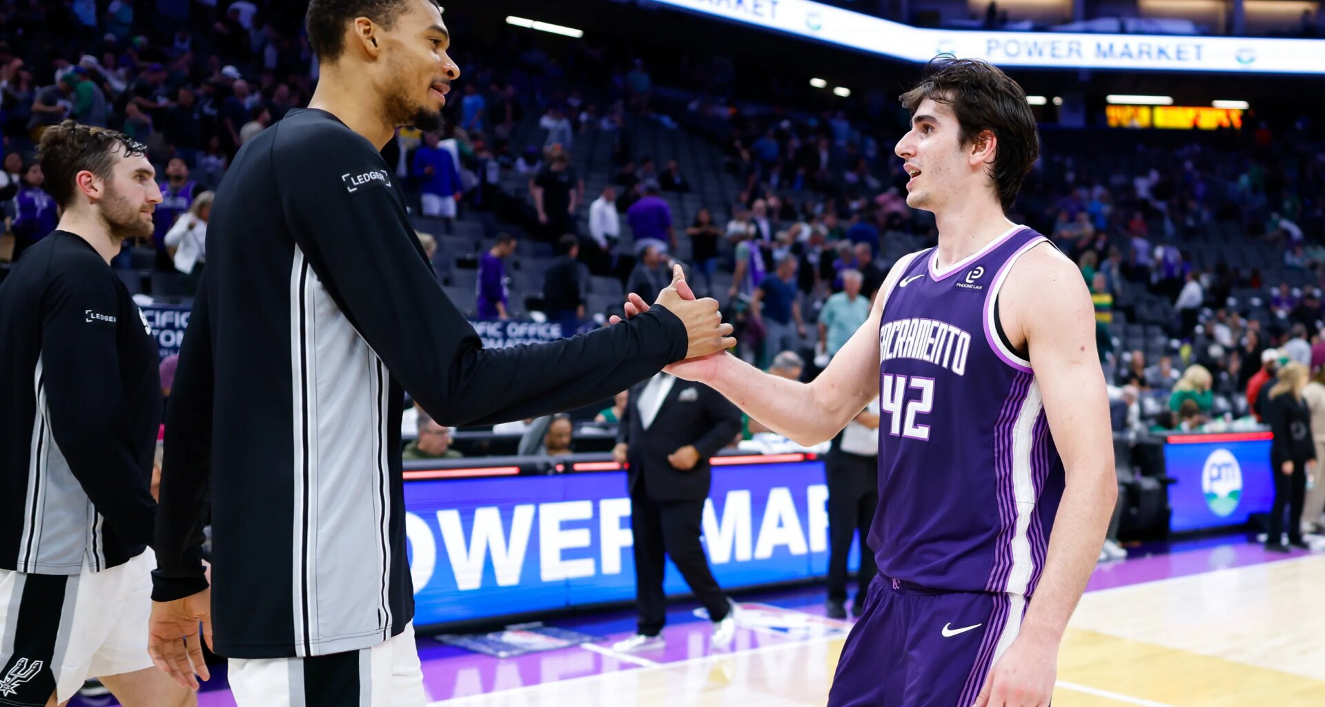 Rookie Maxime Raynaud registers first 30-point game