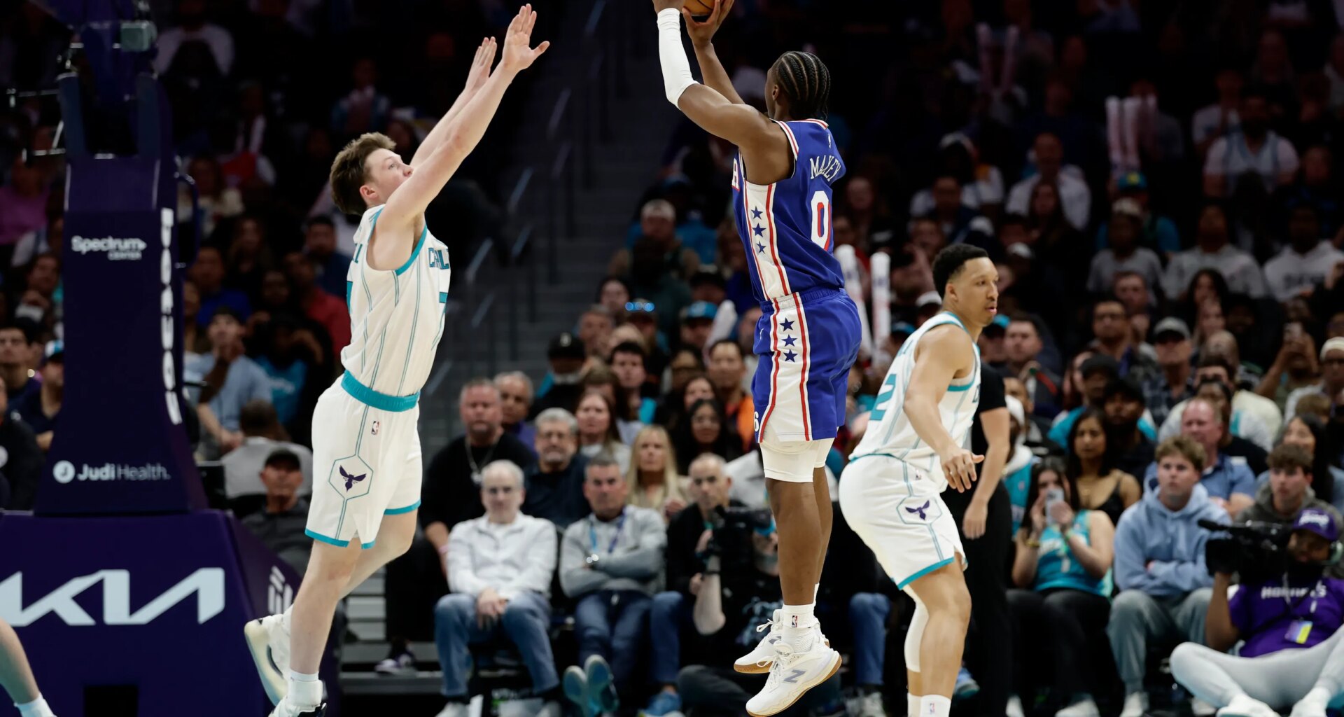 Tyrese Maxey reacts to return after helping Sixers knock off Hornets