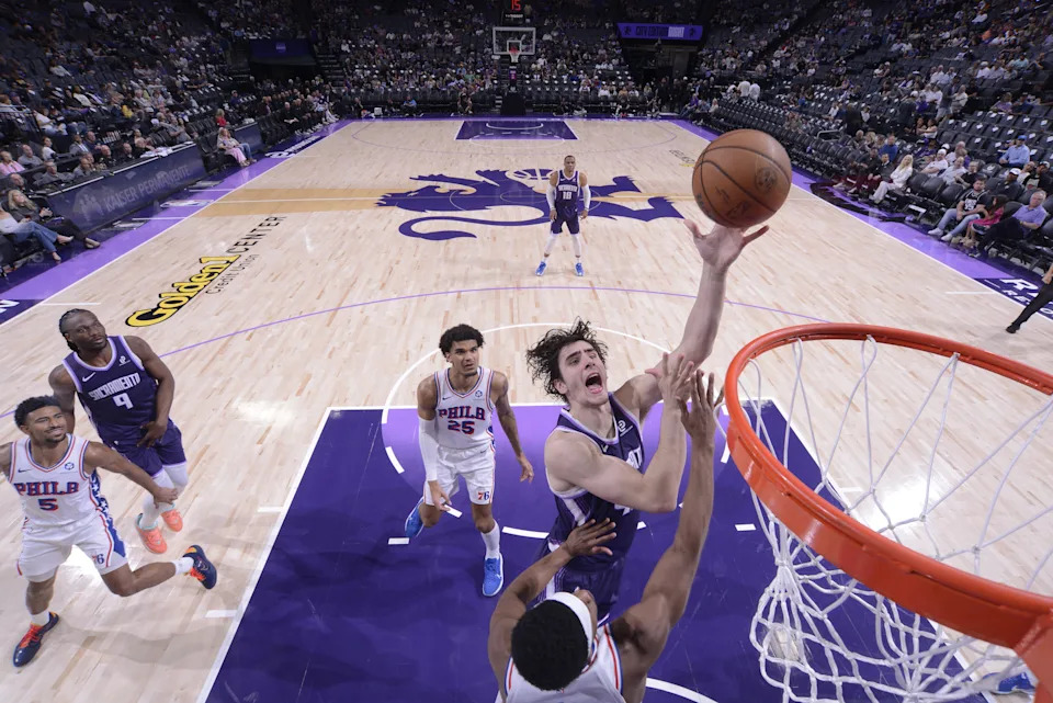 SACRAMENTO, CA – MARCH 19: Maxime Raynaud #42 of the Sacramento Kings drives to the basket during the game against the Philadelphia 76ers on March 19, 2026 at Golden 1 Center in Sacramento, California. NOTE TO USER: User expressly acknowledges and agrees that, by downloading and or using this Photograph, user is consenting to the terms and conditions of the Getty Images License Agreement. Mandatory Copyright Notice: Copyright 2026 NBAE (Photo by Rocky Widner/NBAE via Getty Images) | NBAE via Getty Images