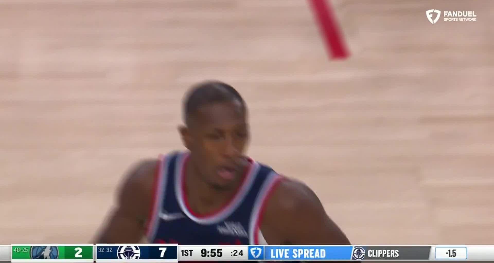 Kawhi Leonard scores 45 points in the Clippers' 153-128 romp over the Timberwolves