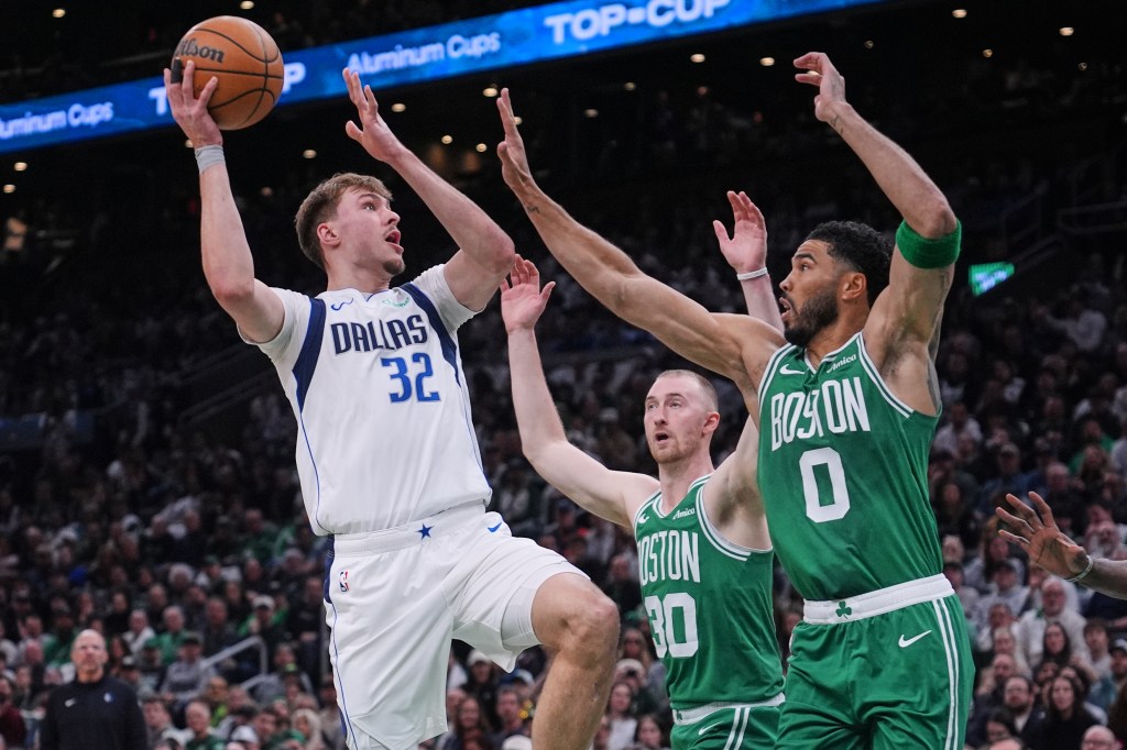 What 'mentor' Jayson Tatum told Cooper Flagg after Celtics beat Mavs