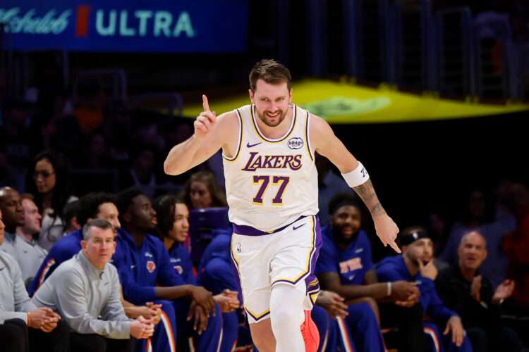 NBA fines Lakers’ Luka Doncic $50,000 for gesture toward official in game against the Knicks | News, Sports, Jobs