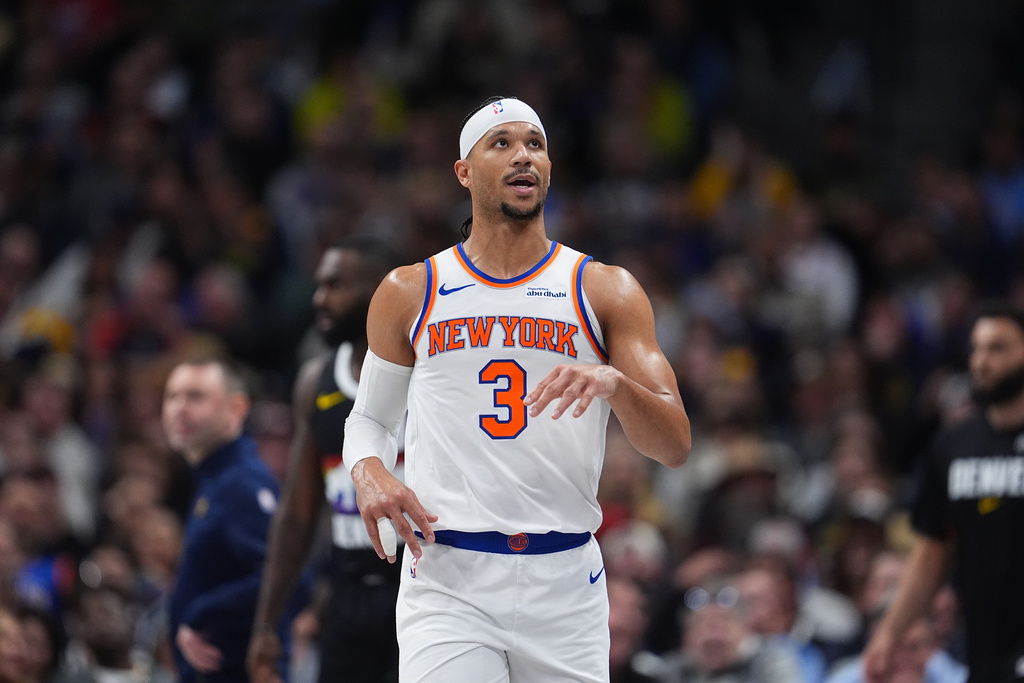 Knicks' Josh Hart hopes knee ailment isn't serious: 'Time will tell'