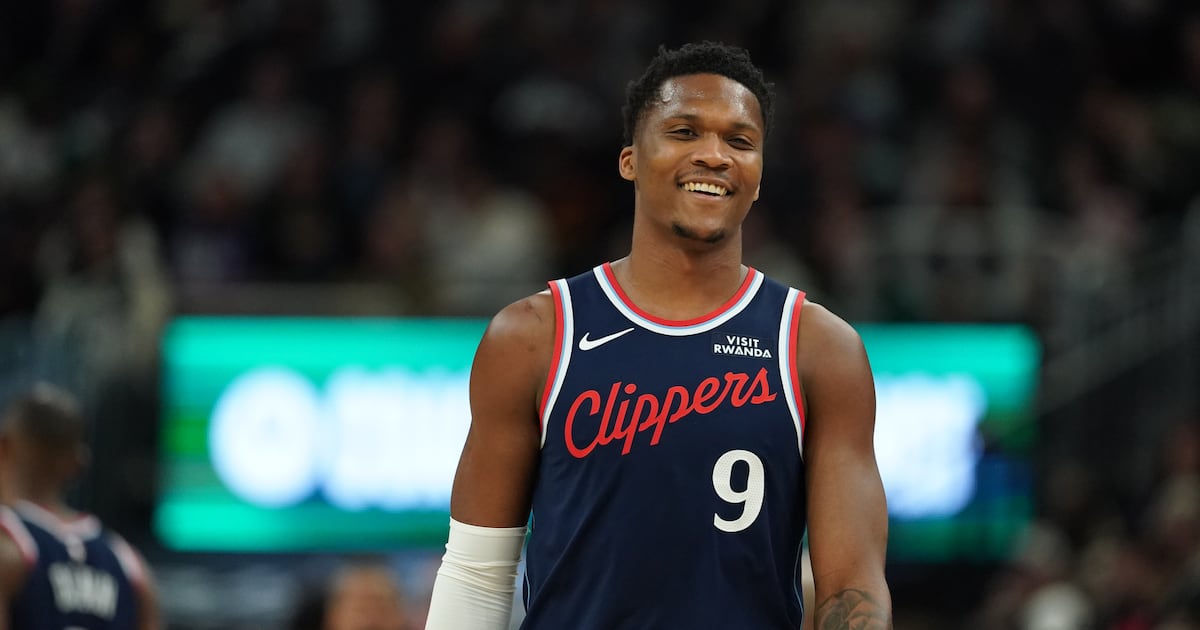 Bennedict Mathurin scores 28 to pace Los Angeles Clippers past short-handed Milwaukee Bucks